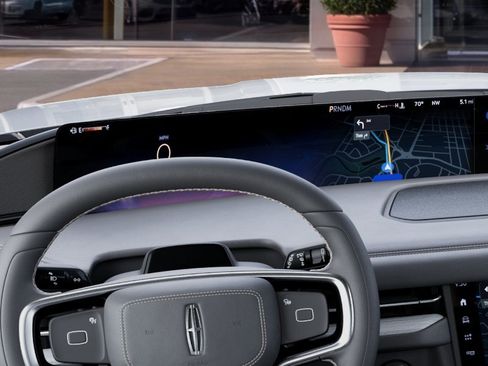 New 2027 Lincoln Navigator Reserve RWD image 13