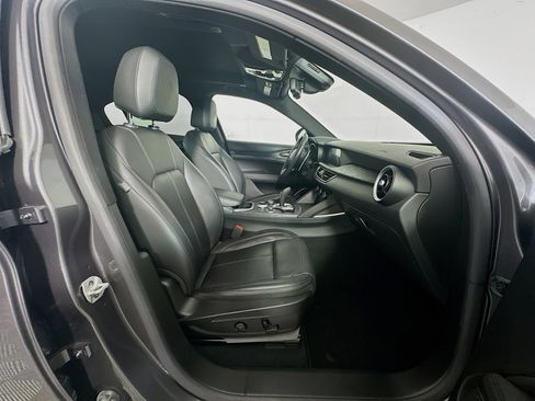 Used 2023 Alfa Romeo Stelvio Sprint image 34
