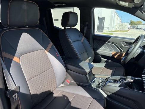Used 2024 GMC Canyon AT4 w/ AT4 Premium Package AWD/4WD image 10