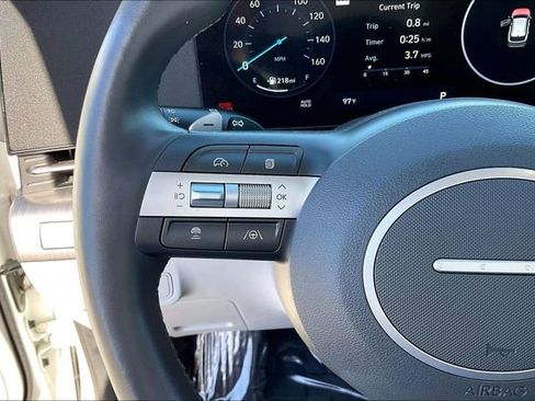 Used 2024 Hyundai Kona Limited image 18