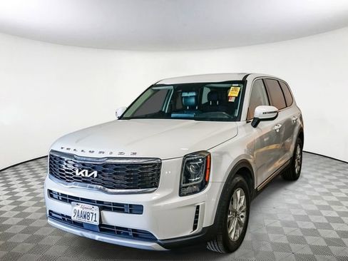 Certified 2022 Kia Telluride LX image 2
