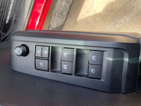 Used 2019 Toyota Tacoma SR w/ SR Convenience Package RWD image 17