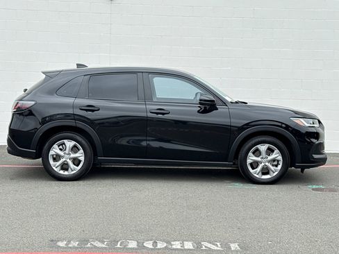 Certified 2023 Honda HR-V LX image 7