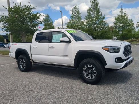 Certified 2021 Toyota Tacoma TRD Off-Road w/ TRD Premium Off Road Package AWD/4WD image 2