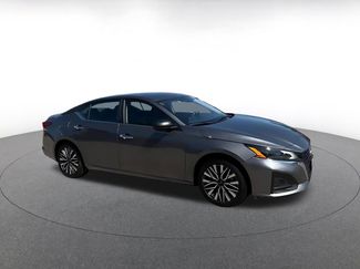 Used 2025 Nissan Altima 2.5 SV FWD video 2