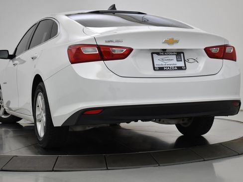 Used 2019 Chevrolet Malibu LS w/ LPO, Convenience Package 1 FWD image 9