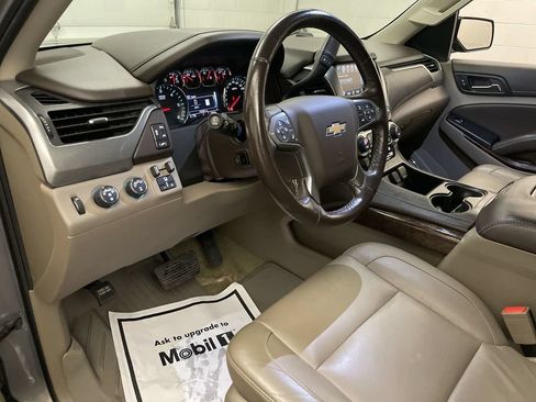 Used 2018 Chevrolet Tahoe LT w/ Luxury Package AWD/4WD image 4