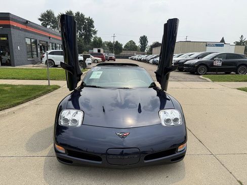 Used 1999 Chevrolet Corvette 2LT w/ Performance Handling Pkg image 2