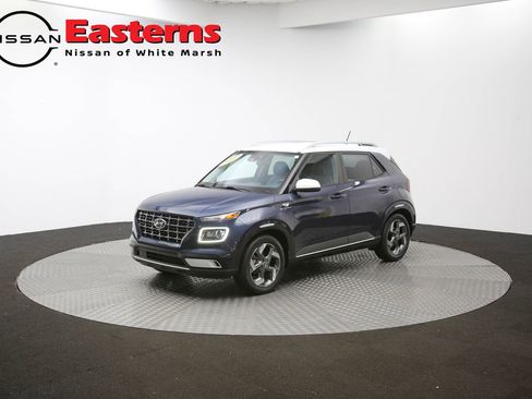 Used 2023 Hyundai Venue Limited image 93