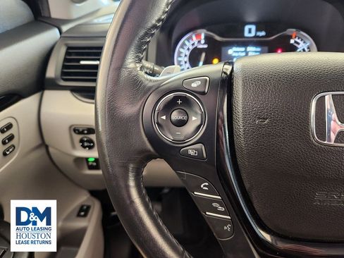 Used 2018 Honda Pilot Touring image 37