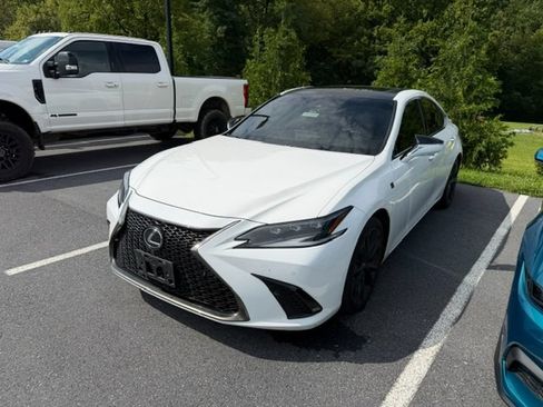 Used 2023 Lexus ES 350 F Sport FWD image 2