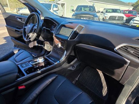 Used 2019 Ford Edge Titanium w/ Cold Weather Package image 18