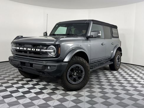 Used 2023 Ford Bronco Outer Banks AWD/4WD image 1