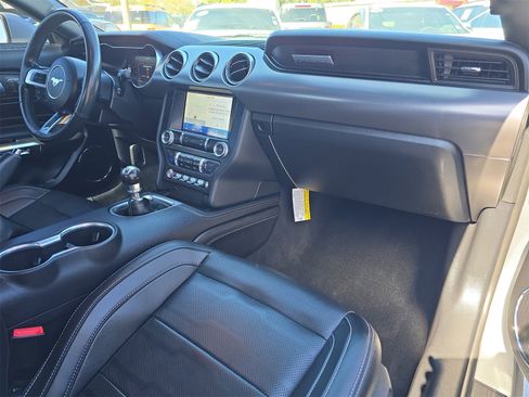 Used 2021 Ford Mustang GT Premium w/ Equipment Group 401A image 8