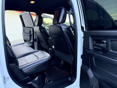 Used 2022 RAM 2500 Tradesman w/ Chrome Appearance Group AWD/4WD image 15