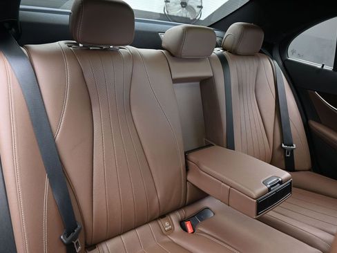 Used 2021 Mercedes-Benz E 450 4MATIC Sedan image 39