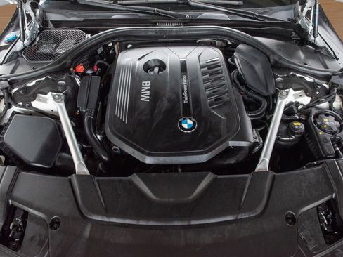 Used 2019 BMW 740i w/ M Sport Package image 27