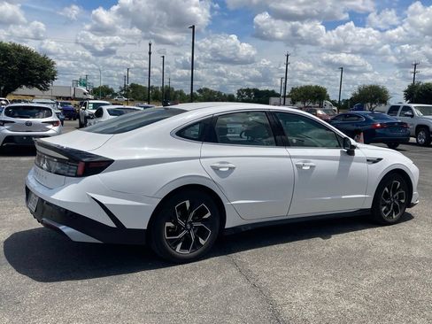 Used 2025 Hyundai Sonata SEL FWD image 4