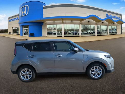 Used 2024 Kia Soul LX w/ Option Group 015 image 9