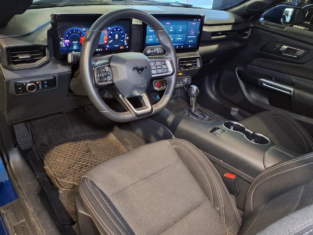 Used 2024 Ford Mustang Coupe RWD image 4