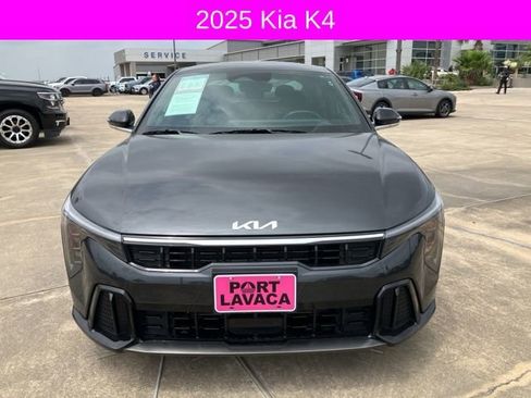 Used 2025 Kia K4 GT-Line w/ GT-Line Premium Package FWD image 2