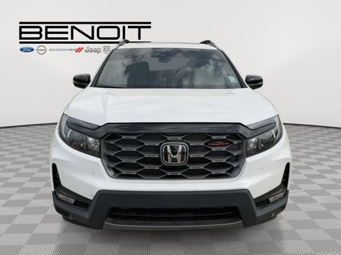 Used 2023 Honda Passport TrailSport image 2