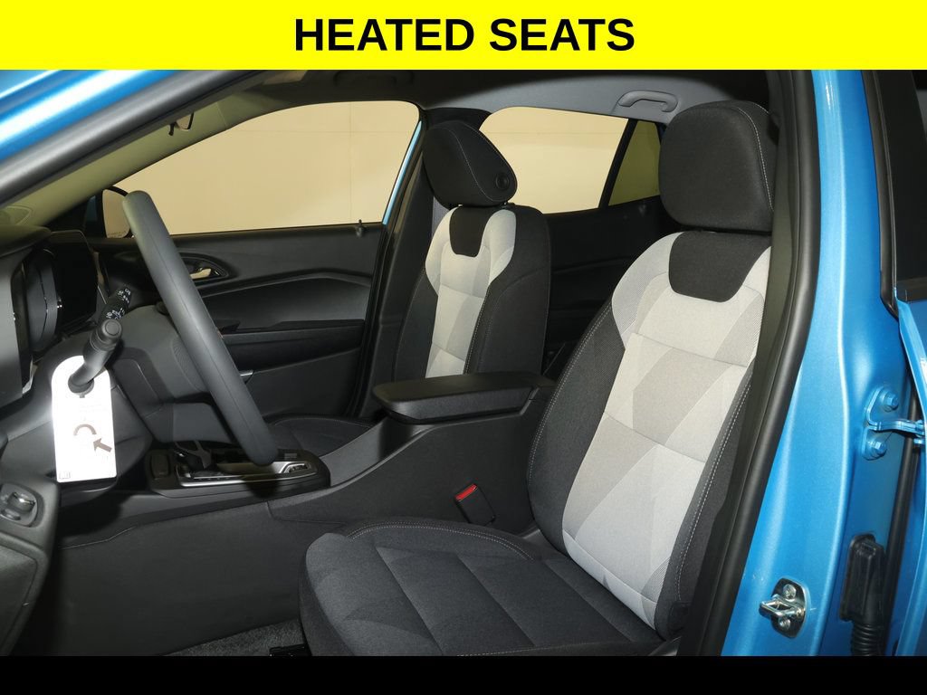 New 2026 Chevrolet Trax LS w/ LS Convenience Package FWD image 2
