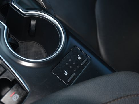 Certified 2020 Toyota Camry XLE image 14