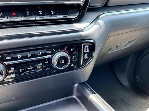Used 2025 Chevrolet Silverado 2500 ZR2 w/ Technology Package AWD/4WD image 28