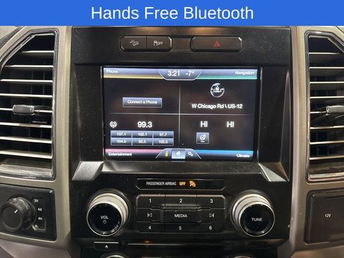 Used 2015 Ford F150 Lariat w/ Equipment Group 502A Luxury AWD/4WD image 4
