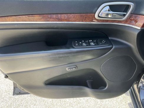 Used 2012 Jeep Grand Cherokee Limited image 15