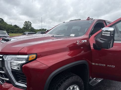 Certified 2025 Chevrolet Silverado 2500 LTZ w/ LTZ Premium Package AWD/4WD image 37