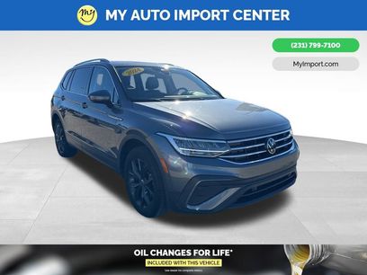 Used 2024 Volkswagen Tiguan SE w/ Panoramic Sunroof Package