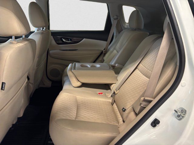 Used 2019 Nissan Rogue SV w/ Sun & Sound Touring Package AWD/4WD image 14