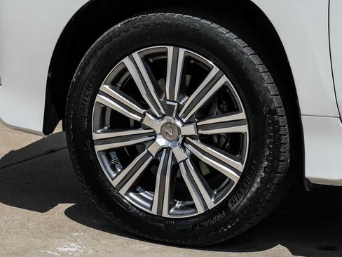 Used 2017 Lexus LX 570 4WD w/ Luxury Package image 60