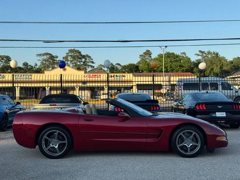 Used 2000 Chevrolet Corvette Convertible w/ Memory Pkg RWD image 11