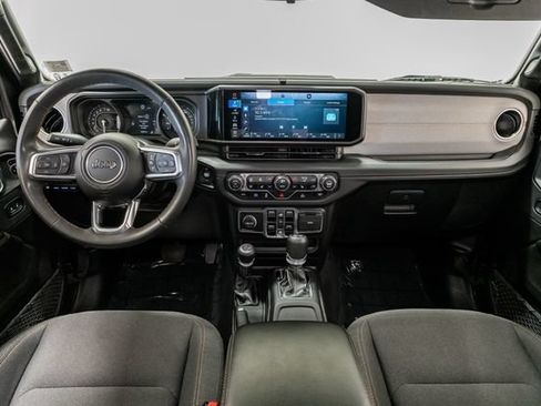 Used 2024 Jeep Wrangler Unlimited Sahara AWD/4WD image 26