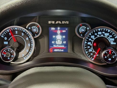 Used 2024 RAM 2500 Tradesman w/ Chrome Appearance Group AWD/4WD image 12