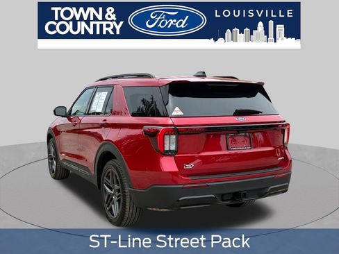 Used 2025 Ford Explorer ST-Line w/ ST-Line Street Pack AWD/4WD image 5