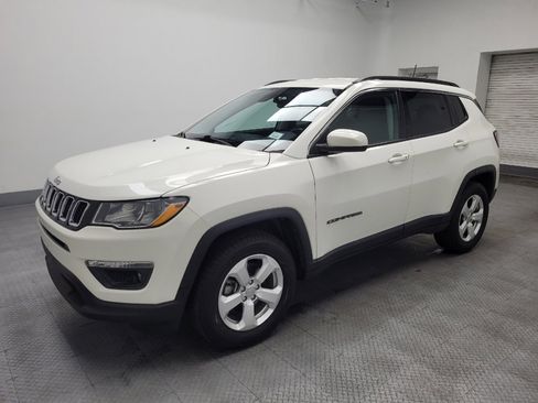 Used 2020 Jeep Compass Latitude AWD/4WD image 2