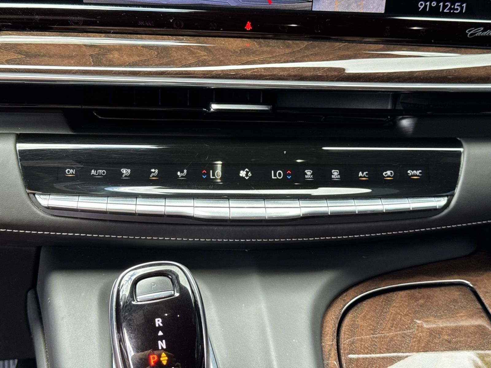 Used 2023 Cadillac Escalade Premium Luxury Platinum AWD/4WD image 21