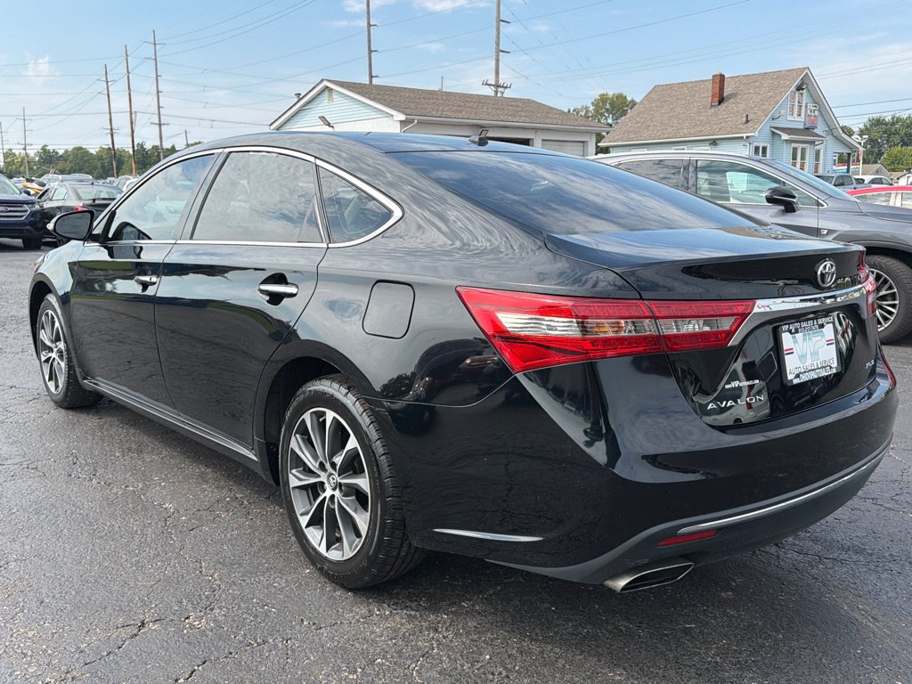 Used 2017 Toyota Avalon XLE Premium w/ All Weather Liner Package FWD image 5