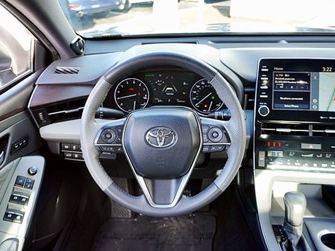 Used 2019 Toyota Avalon XLE image 19