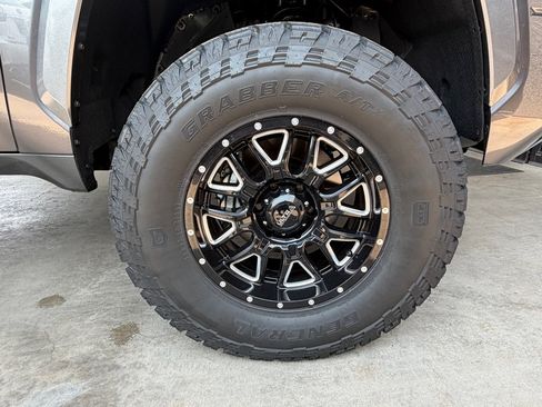 Used 2024 Toyota Tundra Limited AWD/4WD image 57