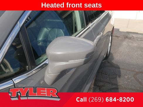 Used 2022 Chrysler Pacifica Touring-L FWD image 11