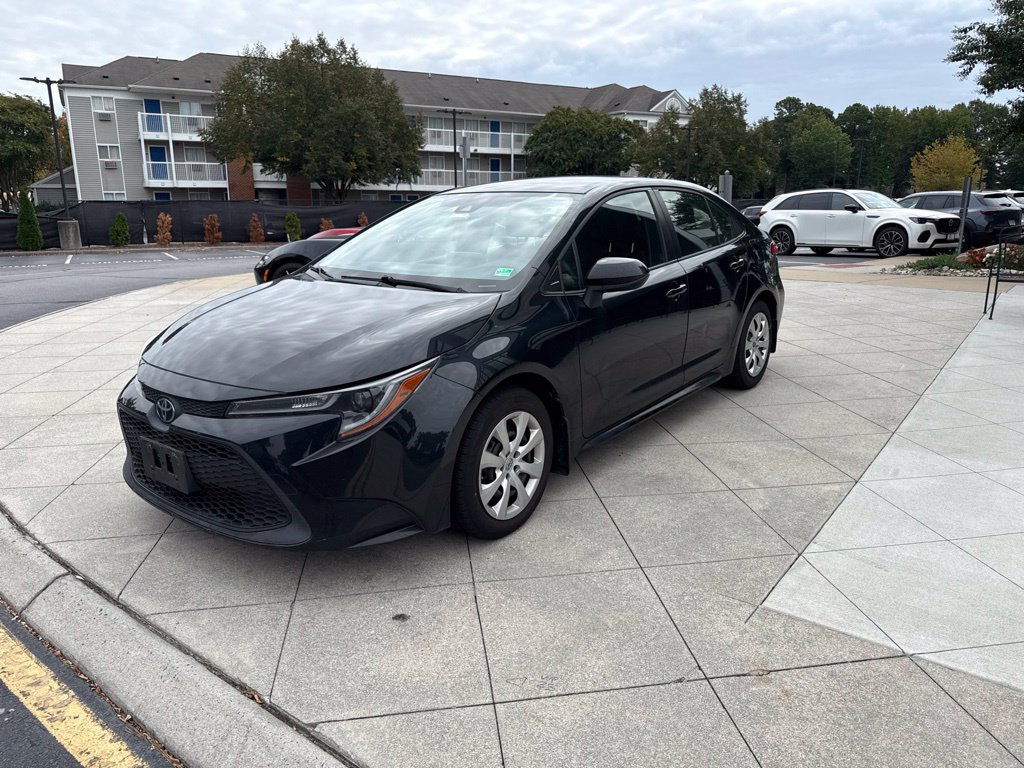 Used 2021 Toyota Corolla LE w/ Carpet Mat Package (TMS) FWD image 3
