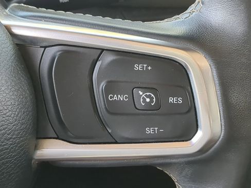 Used 2019 Jeep Wrangler Unlimited Sahara w/ Safety Group image 24