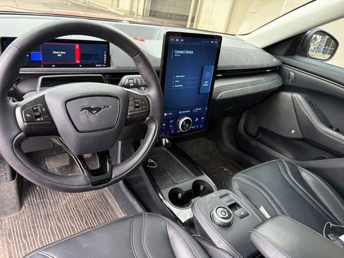 Used 2023 Ford Mustang Mach-E Premium image 19