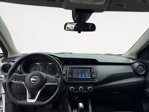 Used 2022 Nissan Kicks S image 10