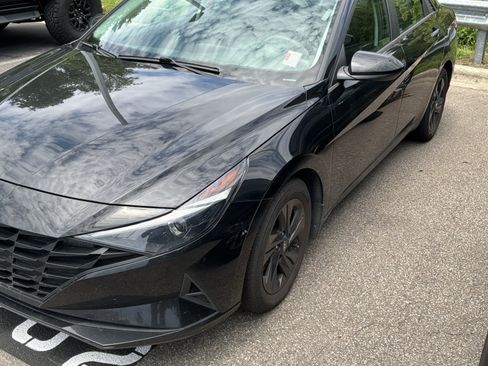 Used 2023 Hyundai Elantra SEL FWD image 29